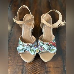 Clarks Amelia Wedge Sandal Size 7